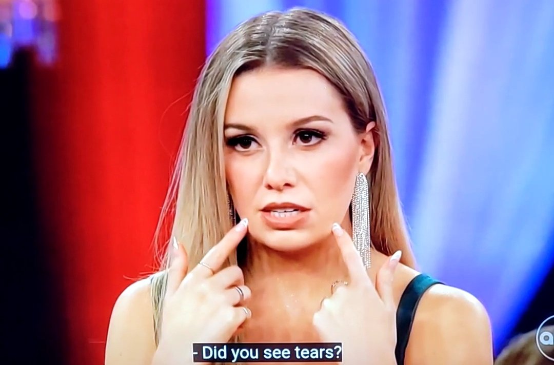 BachelorIsCool's tweet photo. #tearGate 2022 #TheBachelor #BachelorNation #WomenTellAll https://t.co/m2TtOiv1p0