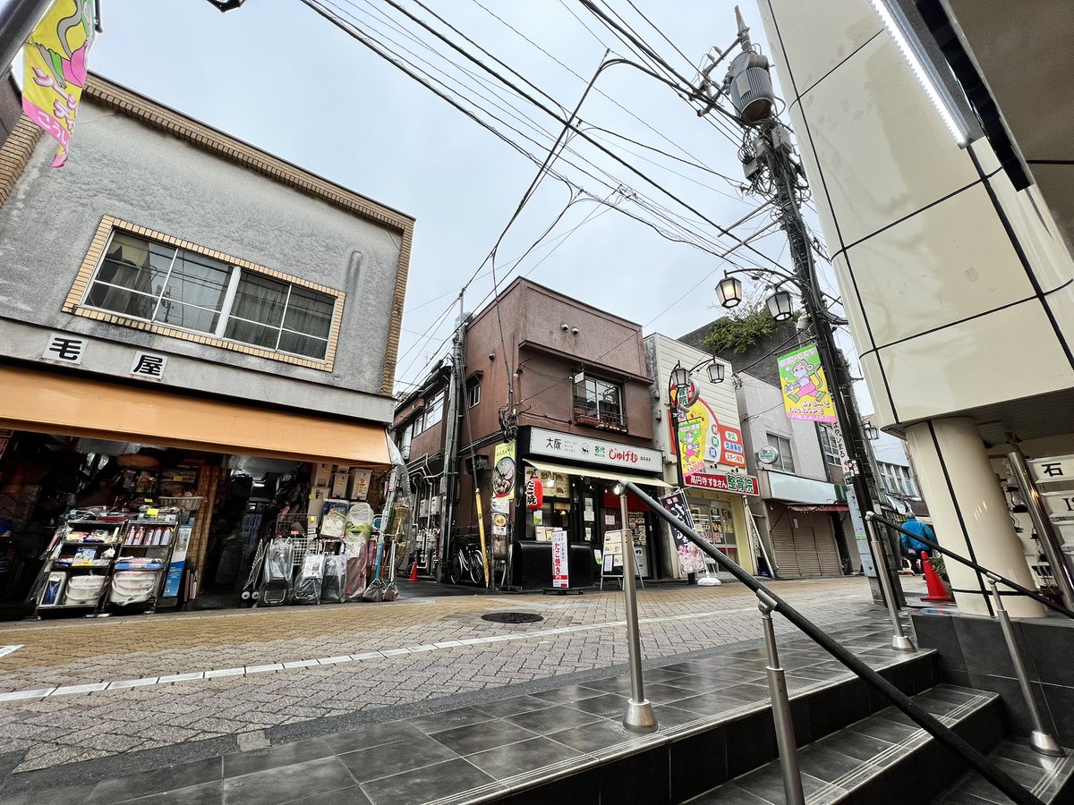 DESIGN__OA's tweet photo. 今日は生憎の雨ですね。。。
寒いし服や靴が濡れてテンションが上がらない...
そんな日は好きな色や推しの色の食器を使ってテンションを上げていきましょう！
今日も19時まで営業中です！！
是非、お越しくださいm(*_ _)m
 #推し活  #色  #高円寺 #家電  #雑貨  #デザイン #デザインドット https://t.co/6riRRiaVea
