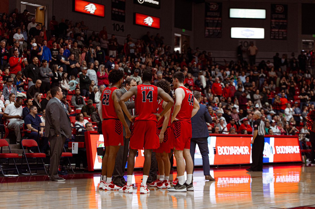 coachandrewmay's tweet photo. 👇✅Toughest WAC strength of schedule, ✅13 wins, ✅broke school rec for 3’s 2x, ✅beat a top 💯 team &amp; ✅took down 2 rivals w/ near sellouts at Burns. Have coached championship teams, but this team was special in laying the foundation for the future which is 😎. ❤️ these guys! https://t.co/F836JaA4v7