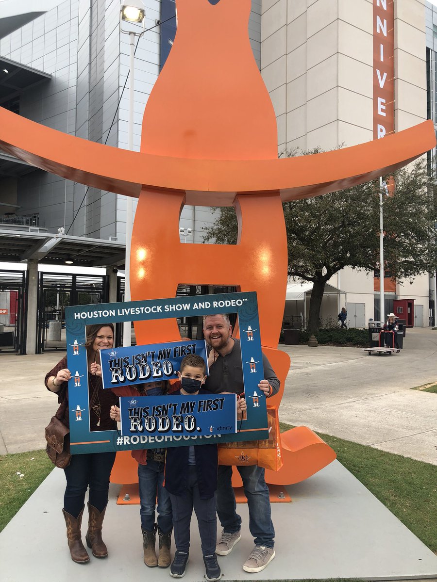 CJMitchell86's tweet photo. #RodeoHouston https://t.co/nfs8X10s7r