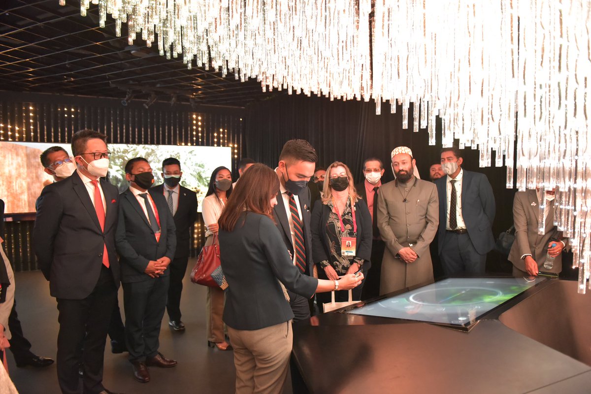 The Day 1 of the #SelangorWeek kicked-off with a successful launching followed by a tour to the Malaysia Pavillion by H.H Crown Prince of Selangor.

(1/3)