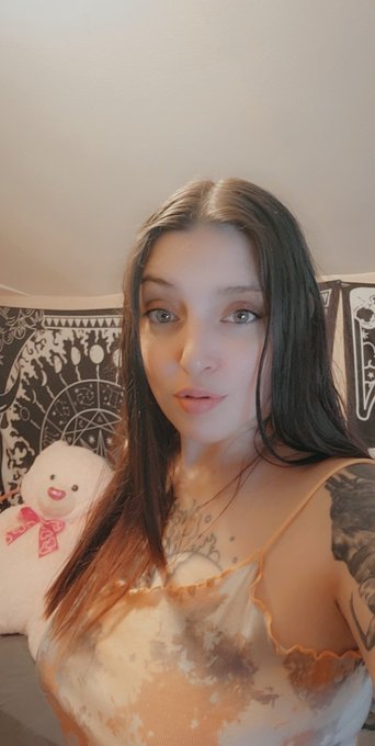 Come chill 😎  https://t.co/6XFcralx0t https://t.co/xICWe6Qmgn