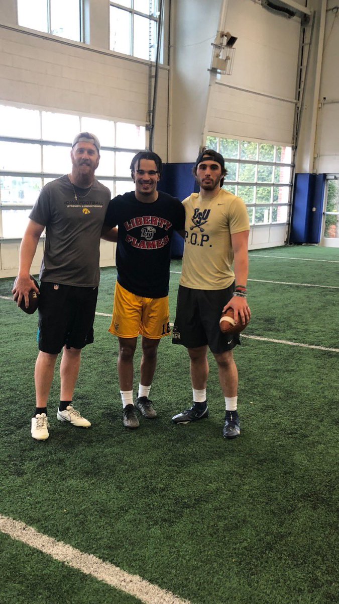 Great work with NFL Quarterback CJ Bethard. Love working with these guys every week💯@FootballBga @BGASports @JonasRodriguez @_CoachRodriguez @AdrianHambrick @CoachWard @CoachTomWatts @CSmithScout