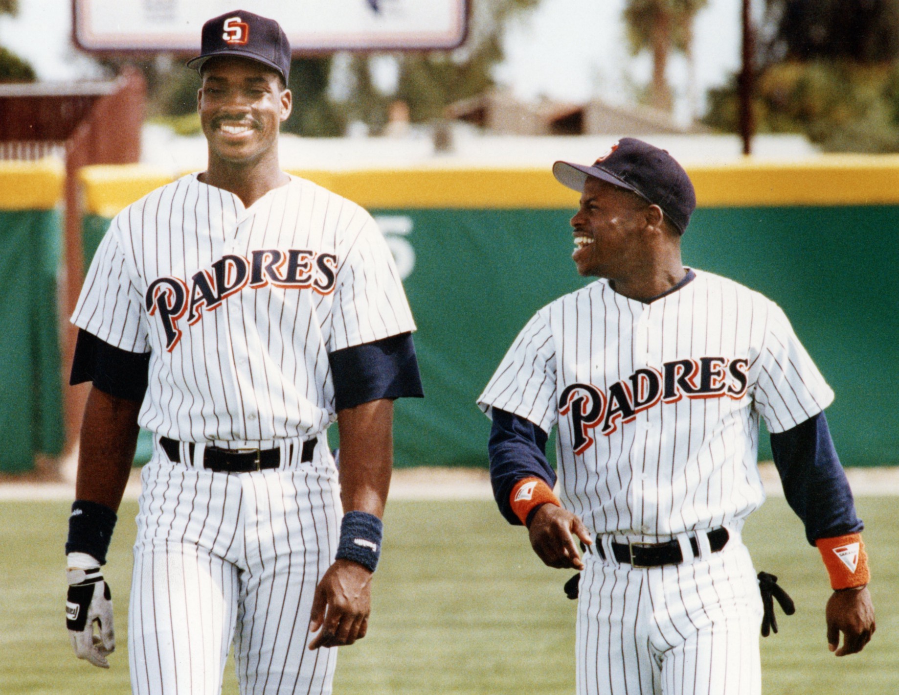 OldTimeHardball on X: San Diego Padres come in all sizes Fred McGriff and  Bip Roberts  / X