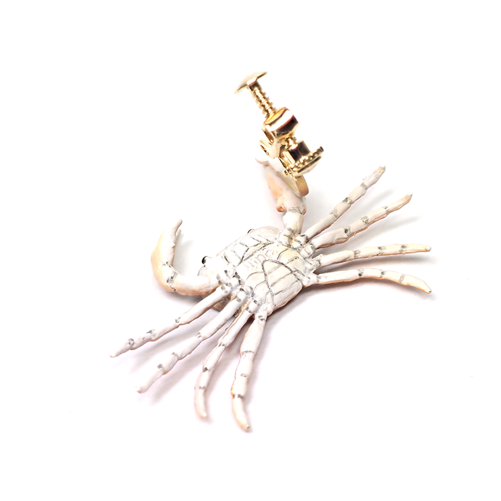 Nina в X: „大人気のサワガニが耳を挟んで見えるピアスに