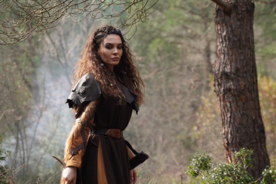 Легенда турецкий 2022. Легенда турецкий сериал эбру шахин. Легенда турецкий сериал аккыз. Бильги айдогмуш. Легенда (14 серия) (2021) destan.