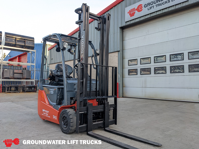GroundwaterLift's tweet photo. This 2016 Electric @ToyotaMH_UK #Traigo 8FBE15T is available now!
3877 Hours
3700mm Lift Height
1500kg Capacity
Electric
500mm Load Centre
1100mm Forks
Solid Tyres
V Mast
Flashing Beacon
Reverse Alarm
https://t.co/brhbr9h72N
#forkliftforsale #materialhandling #electric https://t.co/QFeqJrZp54