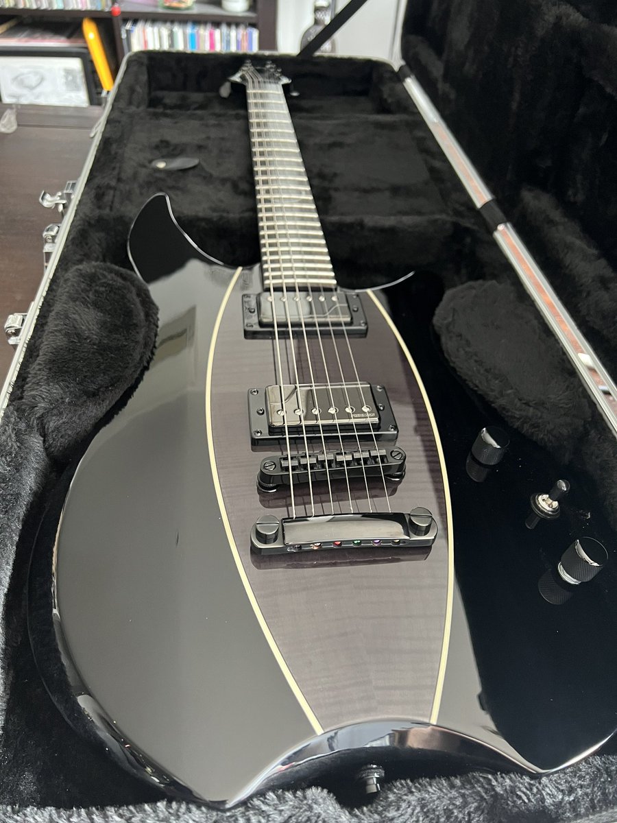 Avy51422654's tweet image. Well @dvntownsend, this little baby arrived in the mail today. My wait is over, Im as happy as can be! #stormbender #framus Thanks for all the work you put into it! 
@WarwickFramus @Fishman_Music