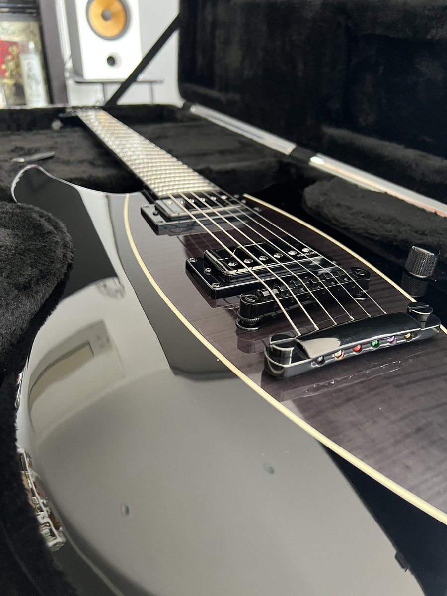 Avy51422654's tweet image. Well @dvntownsend, this little baby arrived in the mail today. My wait is over, Im as happy as can be! #stormbender #framus Thanks for all the work you put into it! 
@WarwickFramus @Fishman_Music