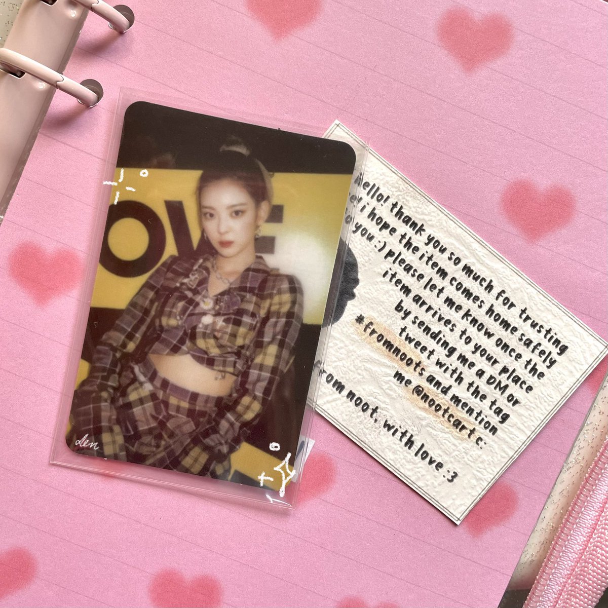 wtbyejisu's tweet photo. my itzy collection is almost complete :^) ty for the bday gift @yunascartz aka the best sister ever 💟🌟 LABYU PI https://t.co/8BerTyP6KG