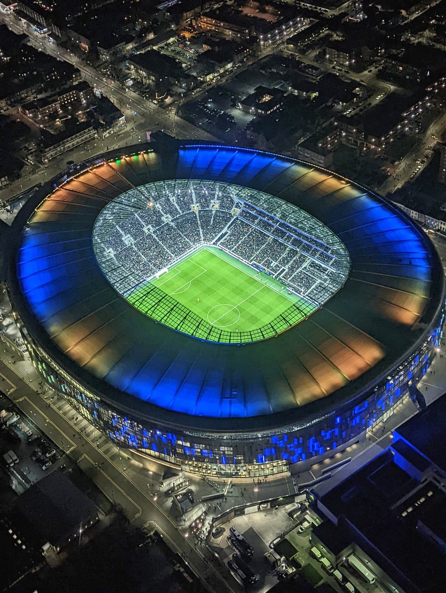 The <a href="/SpursStadium/">Tottenham Hotspur Stadium</a> lit up in blue &amp; yellow last night for the <a href="/spursofficial/">Tottenham Hotspur</a> <a href="/Everton/">Everton</a> match #TOTEVE

#SupportUkraine
#StandWithUkraine️
#Ukraine 🇺🇦