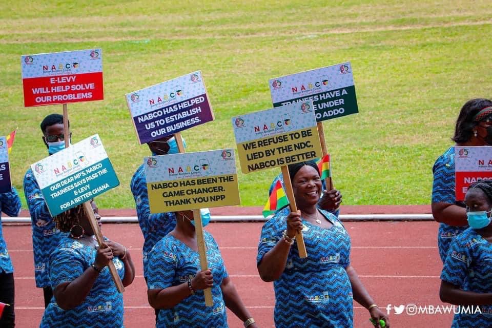 BoyeKweku's tweet photo. Dem carry NPP senior WOCOM to represent NABCO beneficiaries.😂 Err Ghana! https://t.co/9OMdsm0wUQ