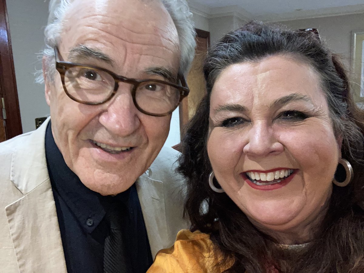 jo_thomas01's tweet photo. Great evening presenting the #Ronas with Larry Lamb. https://t.co/vpj2xhBH03