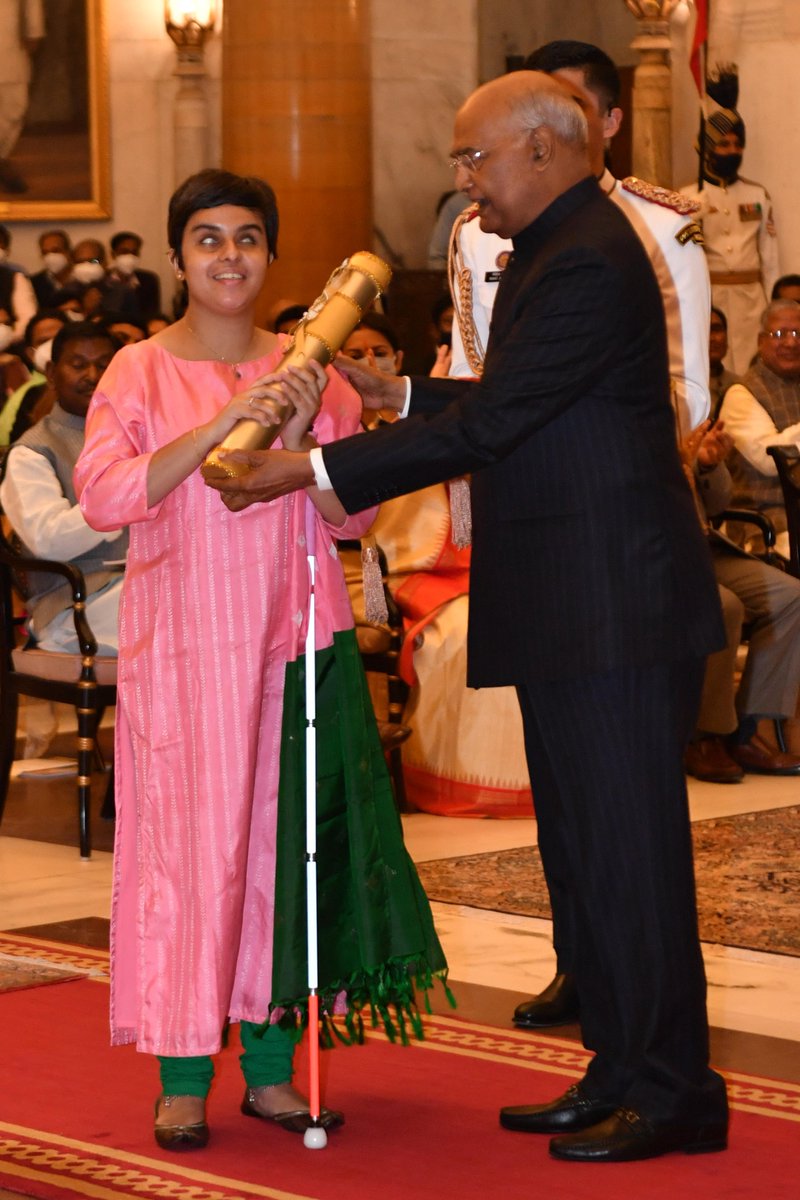 rashtrapatibhvn's tweet photo. President Kovind presented Nari Shakti Puraskar to Tiffany Brar for empowering visually impaired rural women. She founded the Jyothirgamaya Foundation and a mobile blind school in Kerala. She has provided training to over 200 blind persons in Braille, computers and other skills. https://t.co/HGRMPncgKf