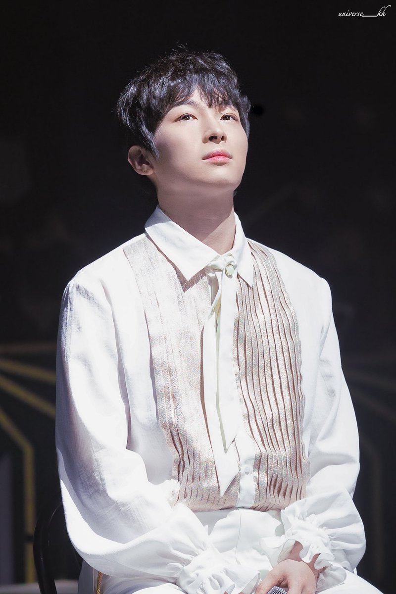 Universe__kh's tweet photo. 220305 미라클라스 콘서트 RE:BOOT - 서울

토크타임 

#박강현 

올망올망 ✨ https://t.co/8B07iIRQx4