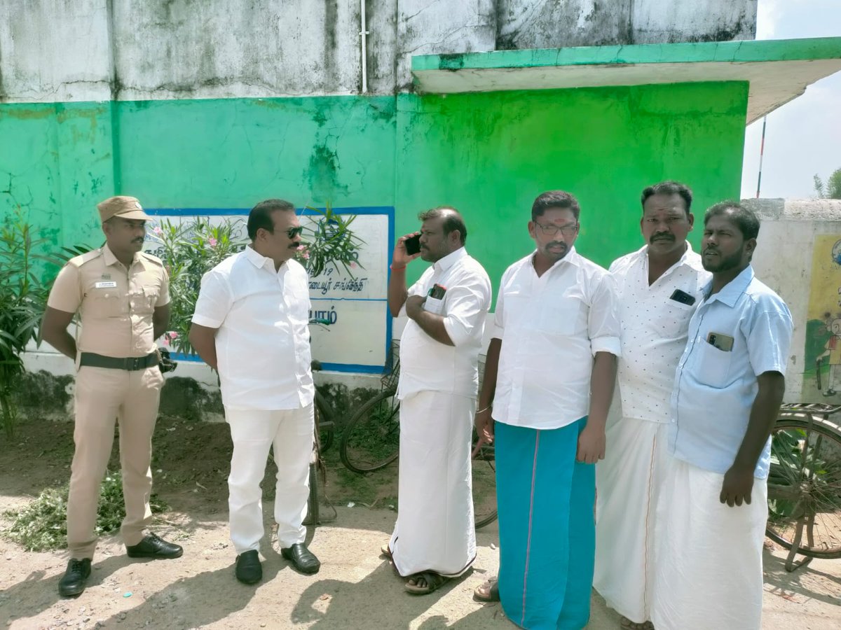 திருவாரூர்(மா)
சங்கேந்தி ஊராட்சி சார்பில் TNPSC, இலவச பயிற்சி வகுப்புகள் சங்கேந்தி  ஊராட்சி மன்ற தலைவர் 
#திரு_AK_ராஜா அவர்கள் தலைமையில் இனிதே  துவங்கப்பட்டது.சிறப்பு அழைப்பாளர் 
#வளரும்_தமிழகம்_கட்சி யின் நிறுவன தலைவர் 
டாக்டர் #பாலை_பட்டாபிராமன் அவர்கள் துவக்கிவைத்தார்.