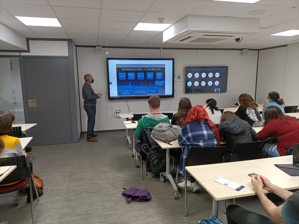 colegio_cv's tweet photo. El @colegio_cv da una charla sobre la profesión de los #detectives privados y el convenio de violencia de género suscrito con los Ayuntamientos de Valencia y Castellón a los alumnos de Criminologia y Derecho de la @UEuropea Universidad Europea de Valencia. https://t.co/HsJJ16U15F