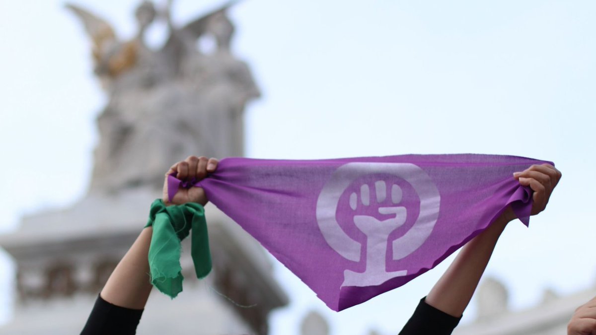 Ante la brecha entre un discurso ambicioso y una implementación fragmentada, urge la necesidad de ir más allá de utilizar el feminismo como una simple etiqueta. 'Las políticas exteriores feministas: más allá del discurso', un análisis de <a href="/inesaescriche/">Inés A 安旖旎</a> bit.ly/NotaInt269 #8M