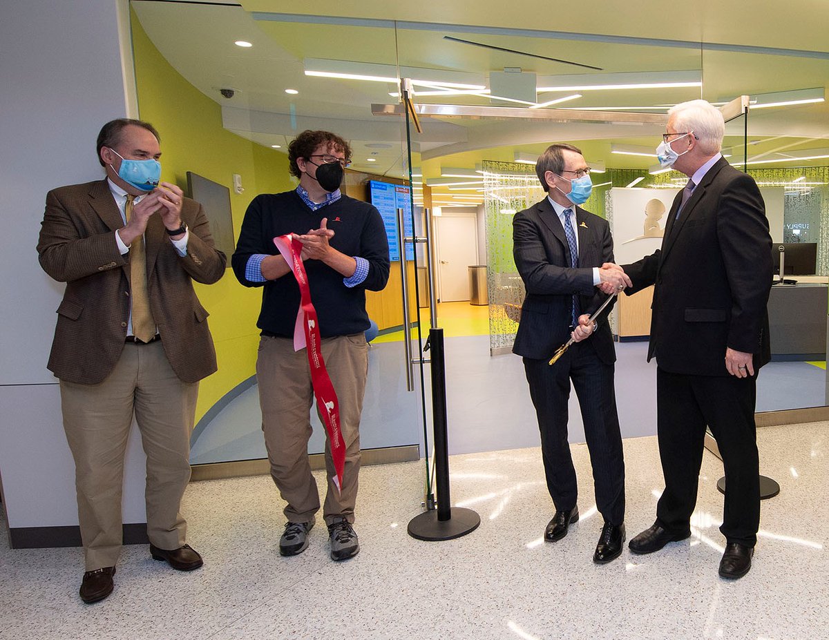 StJudeResearch's tweet photo. Unveiled: New St. Jude Patient Lounge at @flymemphis offers patients and their families private, comfortable space to wait for flights or transportation. Each week, 50-60 patient families travel through the airport to and from St. Jude and their homes. https://t.co/7tGkazF2uj https://t.co/syHDjwTY8o