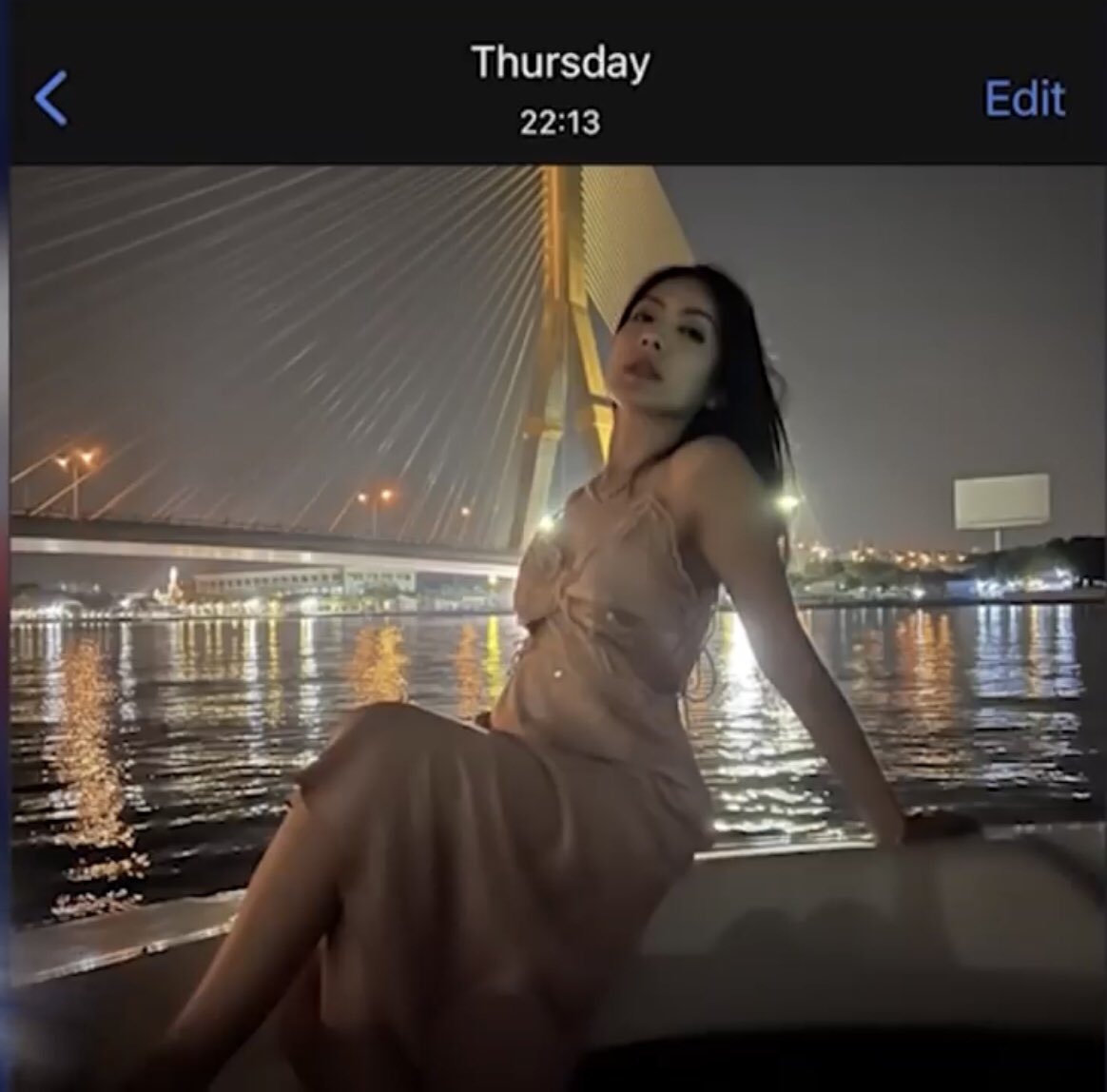 catchopchat's tweet photo. รูป ตก.ไม่ตรงกับสถานที่ 1รูป ตามที่คนสงสัยช่วงแรกๆว่ารูปนั้นไม่มีแทกสถานท��่  เมื่อเทียบกับกล้องวงจรปิด เป็นจริง!!
22.13 ต้องขับผ่านสะพานซังฮี้ไปแล้ว แต่กลับเป็นรูปถ่ายอยู่พระราม8
 #แตงโมต้องไม่ตายฟรี #ทนายตั้ม https://t.co/8lEYqqjuut