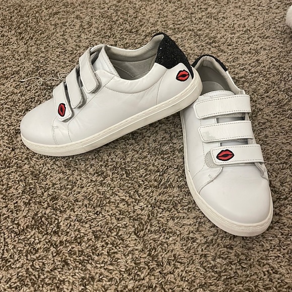 BsocialConnect's tweet photo. So good I had to share! Check out all the items I'm loving on @Poshmarkapp #poshmark #fashion #style #shopmycloset #janku #forcynthia: https://t.co/TKZHK7WNyu https://t.co/eKvNImyAWE
