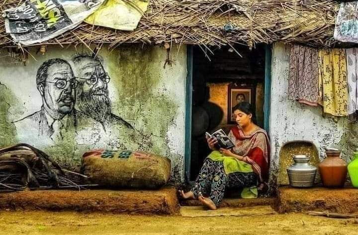 कलम की ताकत दुनिया की सबसे बड़ी ताकत है एक रोटी कम खाओ पर बच्चों को जरूर पढ़ाओ।
"जय पेरियार, जय भीम" 
#जयभीम