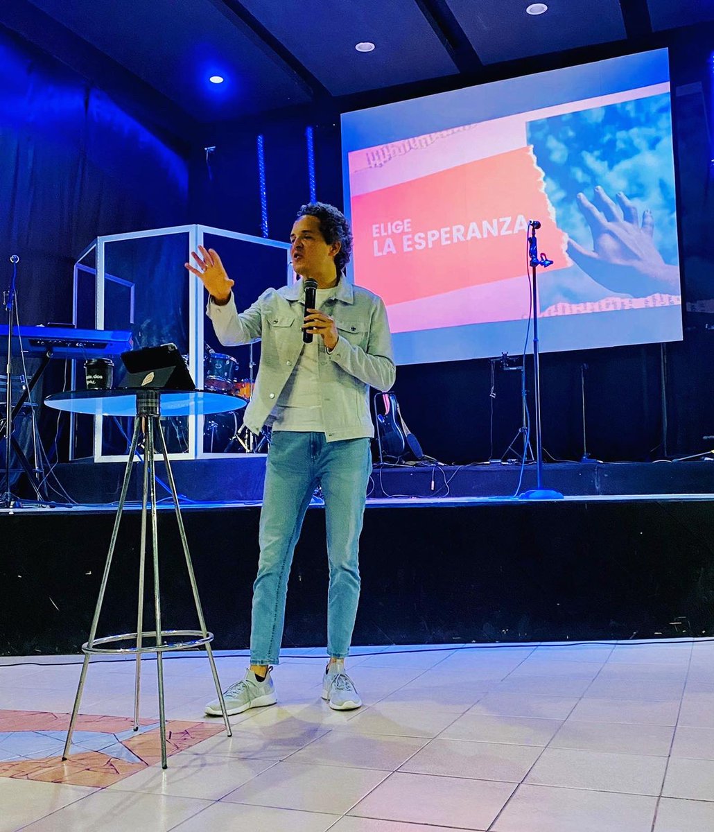 eulisesgil's tweet photo. Días de conferencias y entrenamientos en Poza Rica #veracruz 

Agradecido con Dios por la oportunidad d comunicar a jóvenes, adultos y pastores de la ciudad 🙌🏼

Y muy contento de ver lo q Dios está haciendo por medio de mis amigos Antolín,Obed,Josue yDimas en la ciudad ¡Gracias! https://t.co/Ek8idccQTX