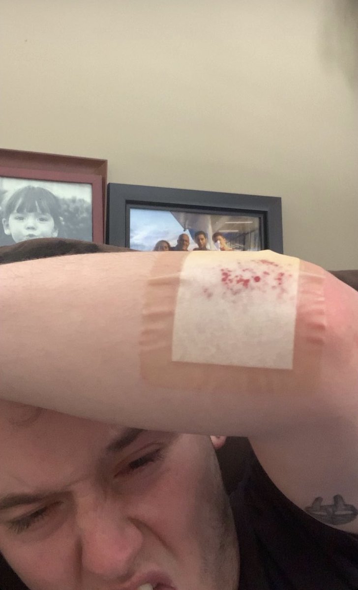 thatonemachead's tweet photo. @imbenbeal always getting hurt smh https://t.co/os1EbKN61o