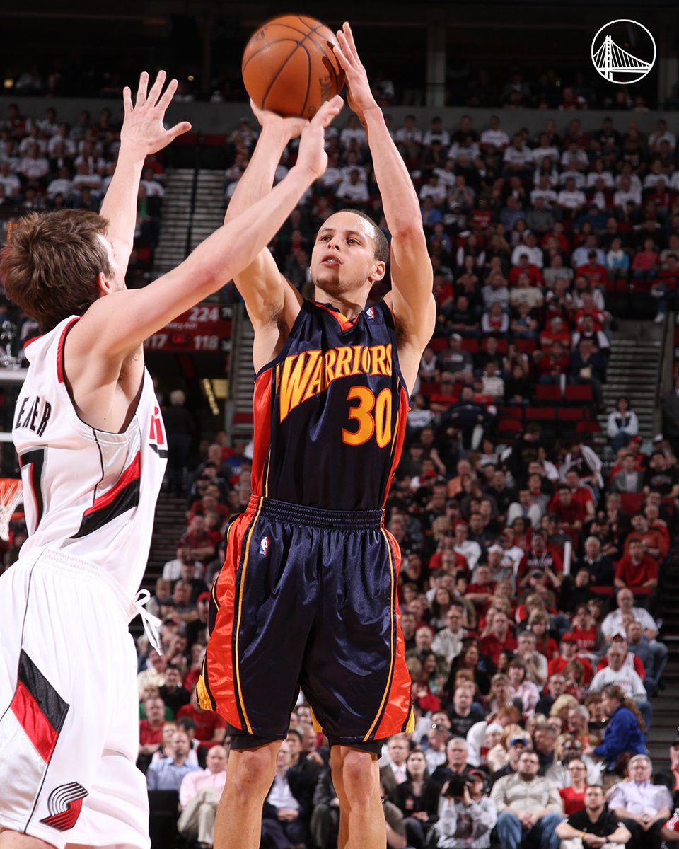 warriors's tweet photo. Moses Moody's 22 points in the first half is the most points scored by a Warriors rookie in a half since

Stephen Curry (4/14/2010) https://t.co/934m1ls5c5
