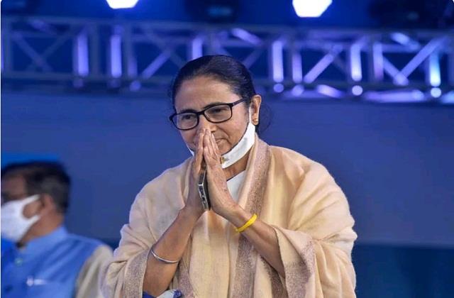 punjabkesari's tweet image. ममता बनर्जी के विमान के सामने आया दूसरा विमान, बंगाल CM ने बताया- कैसे बची जान
punjabkesari.in/national/news/…
#WestBengal #MamataBanerjee #AircraftAccident #UPAssemblyElection2022 #NationalNews #punjabkesari #punjabkesarinews