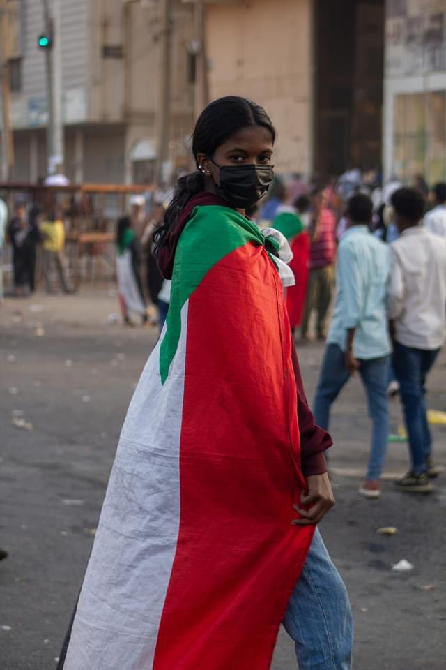 FatmaMu71628513's tweet photo. كنداكات السودان و الثورة مستمرة للمدنية و الحرية  و العدالة  كامل التضامن #يوم_المرأة_العالمي 
#يوم_العلم https://t.co/NEmrwPvHzm