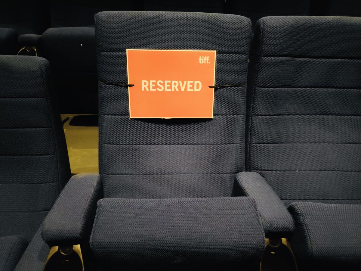 sangitaiyer108's tweet photo. #FemaleEyeFilmFestival Toronto 2020 #InternationalWomensDay screening - pre pandemic pre mask era! Incredibly encouraging audience reactions post screening of #Gurucool
#femaleye #FeFF2020 #Toronto #GuruCool #shortdocumentary #education https://t.co/U7rgEMCQRv