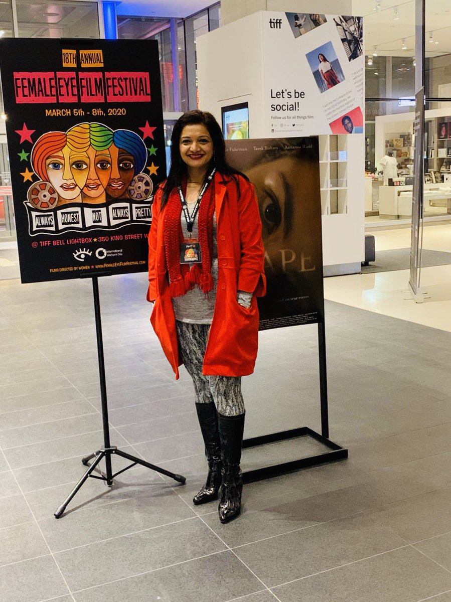 sangitaiyer108's tweet photo. #FemaleEyeFilmFestival Toronto 2020 #InternationalWomensDay screening - pre pandemic pre mask era! Incredibly encouraging audience reactions post screening of #Gurucool
#femaleye #FeFF2020 #Toronto #GuruCool #shortdocumentary #education https://t.co/U7rgEMCQRv