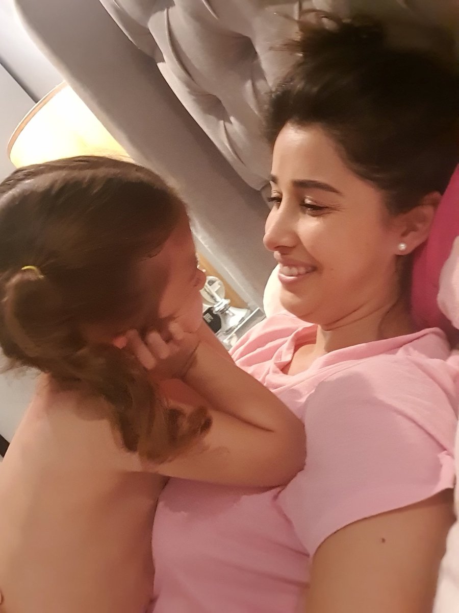 En medio de todo lo horrible que pasa en el mundo y en nuestro país yo me quedo con esto

Que siempre me veas así 😍