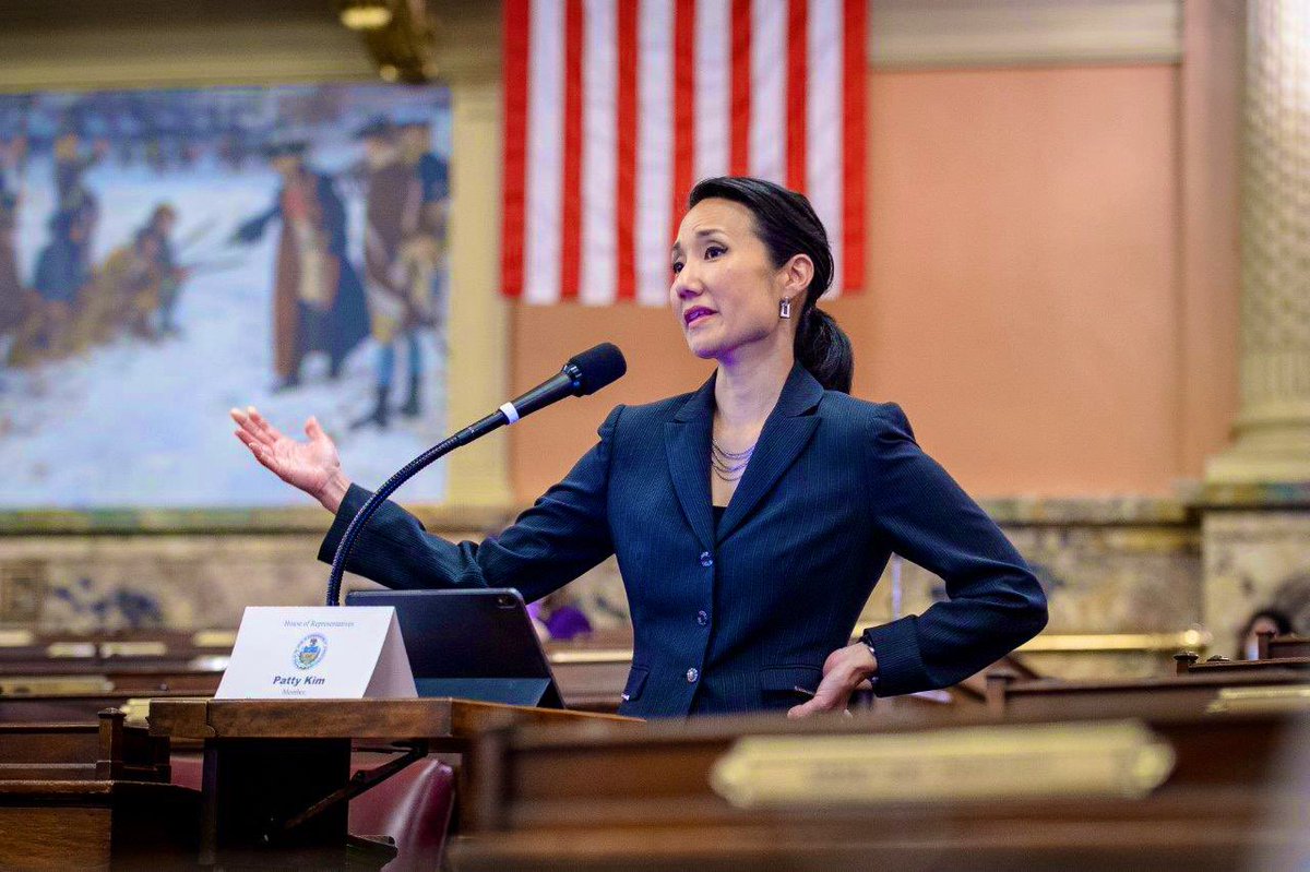 SenatorPattyKim's tweet photo. PDE agreed with me that our public libraries have been “second responders.” They’re helping community members with homelessness, food insecurities and domestic abuse. Let’s invest in them in this budget. @DCLS_Library https://t.co/gKiJJMOhaD