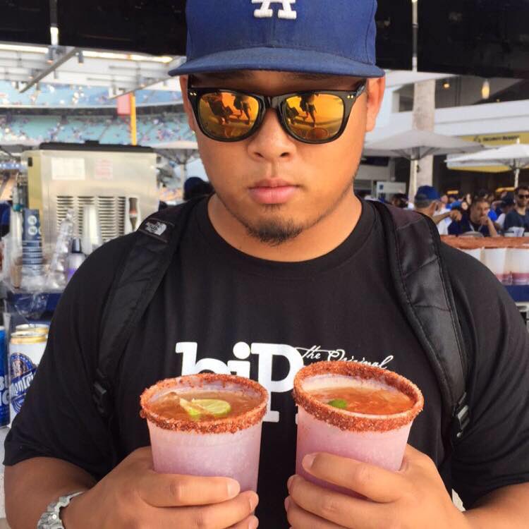 msarmient0's tweet photo. @DodgersNation Right hand michelada and left hand michelada https://t.co/eNewkymvyk