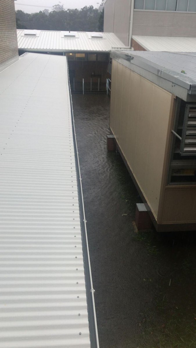 MassiliaAili's tweet photo. Pictures from inside Mackellar Girls Campus in #manlyvale - this was right before the school was evacuated. #NorthernBeaches #NSWFloods https://t.co/BePaD0AuAd