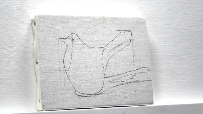 1時間20分くらいで描いたやつ。
淡い色のモチーフは白や黒等の彩度の低い背景にセッティングすると描く際の色の塗分けがしやすいし、絵を観る側にも固有色が伝わりやすい。
#油絵 #oilpainting 
↓メイキング動画↓
https://t.co/BF7zDaP9xJ 