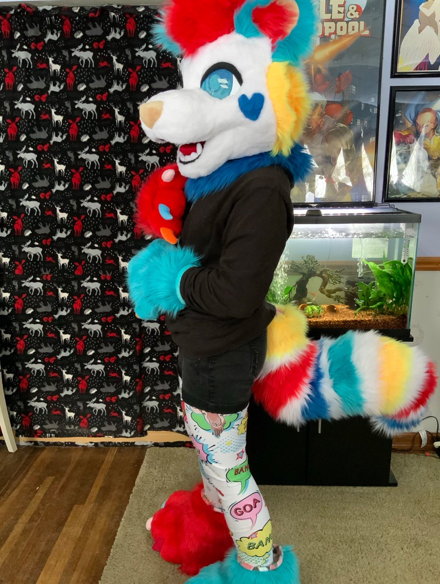 Alien_Crows's tweet photo. I never shared this guy here!!! Finished them last week!!! :3c
#fursuit https://t.co/01w2VbD3v8