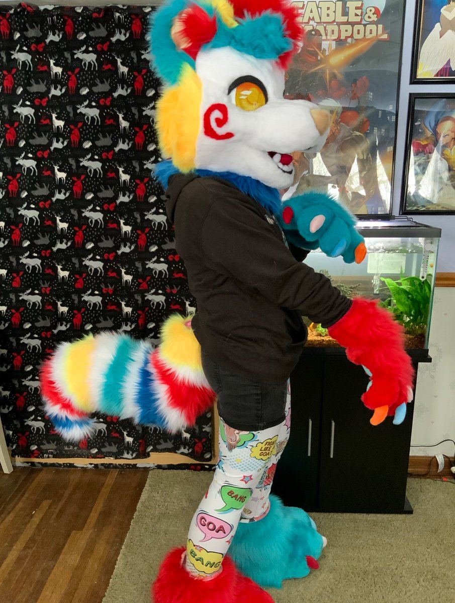 Alien_Crows's tweet photo. I never shared this guy here!!! Finished them last week!!! :3c
#fursuit https://t.co/01w2VbD3v8