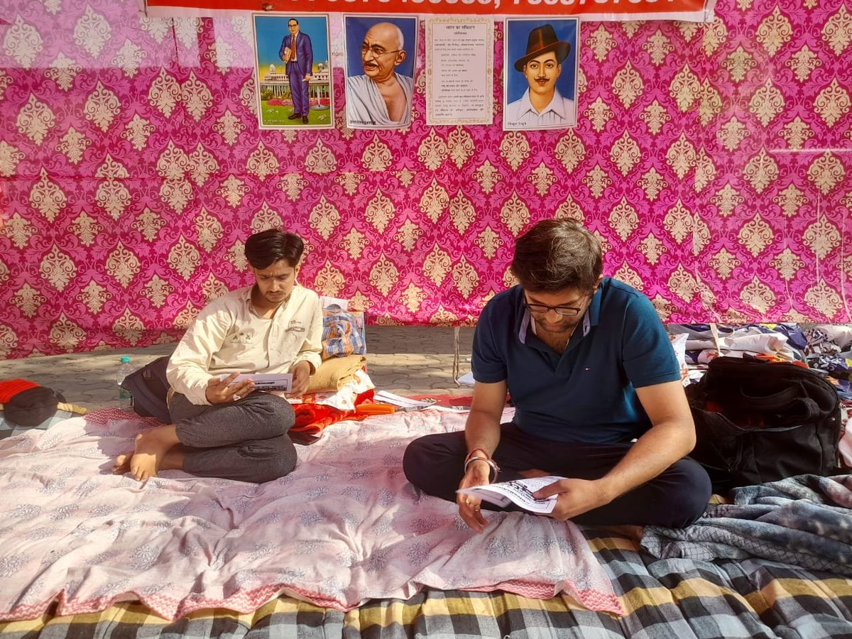 UpscExtra's tweet photo. 6th Day of the Hunger Strike 🙏
Hakim & Ritesh are fighting for our rights .
Please support them.
They have been suffering.
Out there in depleting condition of cold night and hot day giving up on food
@PMOIndia
@ABVP
@RahulGandhi
@nsui
#Compensatory_Attempt
#Hunger_Protest https://t.co/vTRVBWAbEC