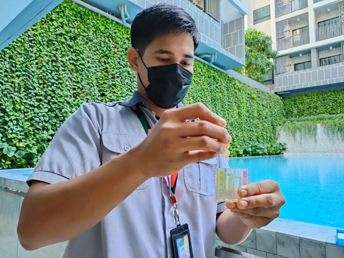 PlusPropertyTH's tweet photo. ทีม Plus Living Management เรา ~ใส่ใจดูแล~ สระว่ายน้ำในทุกโครงการทุกวัน ใส่ใจตรวจสอบคุณภาพน้ำในสระอย่างสม่ำเสมอ เพื่อให้สะอาด สวยงาม และพร้อมใช้งาน✨

#PlusProperty #PlusLivingManagement #PlusForYourLiving https://t.co/DAgEVs1ehx