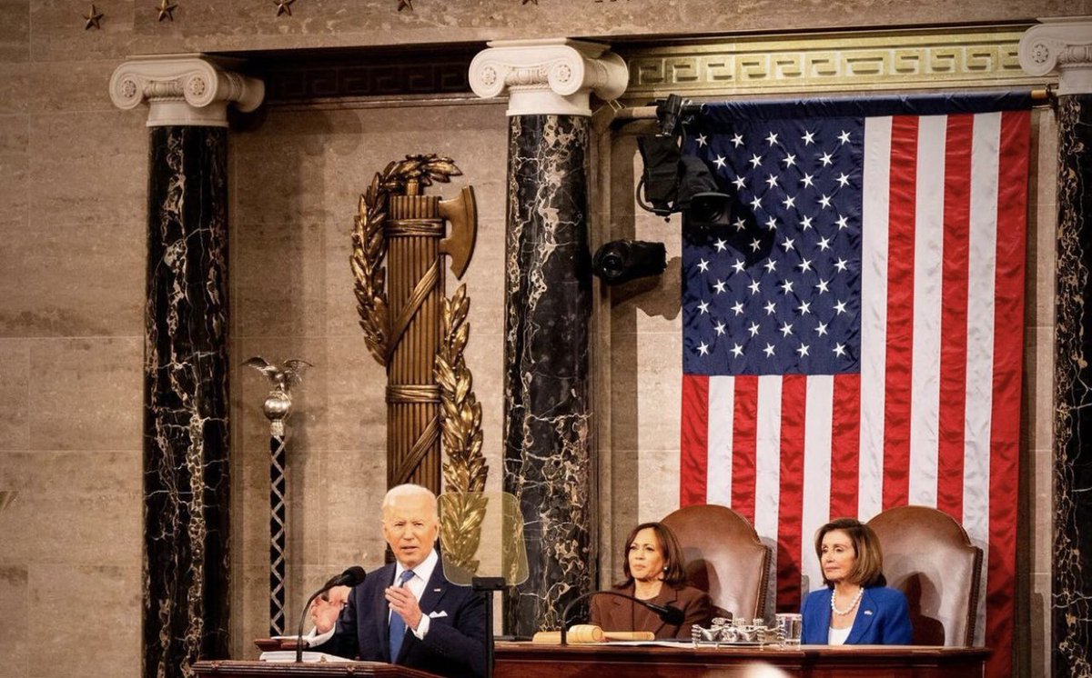 CreativeArtistB tweet media