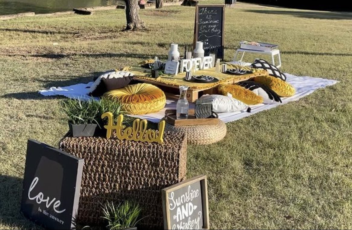 bigkashae's tweet photo. Add Us On Instagram 
https://t.co/ZZLy2ilweA

Book Bougie Picnics 🖤🤍

- Date  Night
- Anniversary
- Double Dates
- Birthdays
- Girls Brunch 
- Holidays

#picnic #nature #summer #love #picnicdate #food #dfw #birthday #travel #friends #family #picnicday #picnicfood #luxurypicnic https://t.co/TCJpHc3FVy