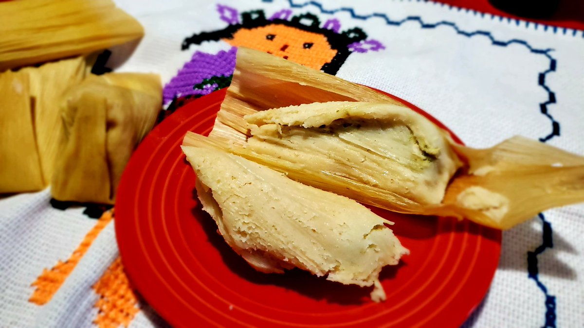 Tamales for dinner, hell yeah! Nothing like having some good ol' mexican comfort food. #food #mexicanfood #dinnertime