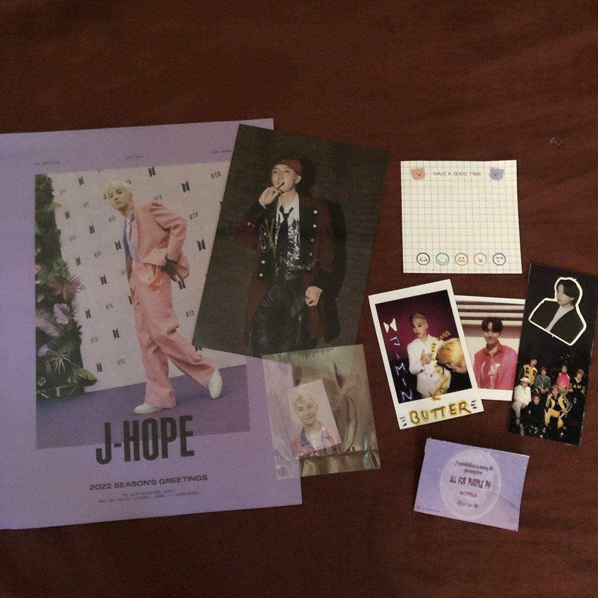 koogives's tweet photo. A happy mail came home today! ✨

Thank you so so much po for this sg22 hobi set 🥺💜 SUPER POGI HUHUHU and thank you din po for the freebies! 🥺🤍 ingat po kayo palagi and more power po~ https://t.co/GO8P5eaeY2