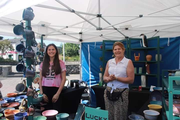 WestSuffolkMKTs's tweet photo. Happy International Women's Day to all our hard working, talented women market traders and thank you for supporting  @West_Suffolk markets. @marketsmatter @Nabma_Markets #InternationalWomensDay2022 https://t.co/P7jXiZrA87