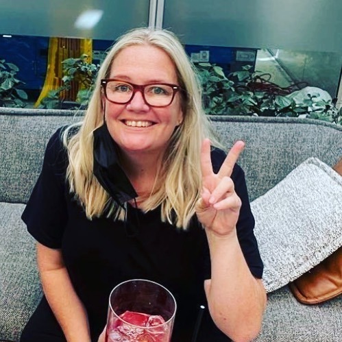 jokendray's tweet photo. I rarely post selfies…👀
BUT…today is International Womens Day so I felt like it was time for one x ✌🏼
.
.
.
Celebrate with all the women that you know and admire! #queens
.
.
#womensday #selfie #hola #instagood #lallo #cheers https://t.co/oVfOAaScWa https://t.co/5evsgf5VSY