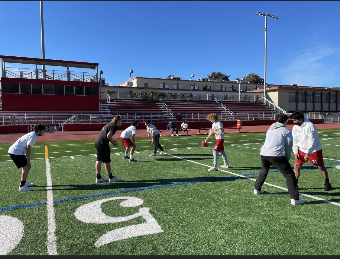 SchoolsRule's tweet photo. 🧘🏻‍♀️🏈@HeadsUpSR mini-grants in action: new flag football equipment for SRHS PE students and yoga mats and videos at Venetia Valley elementary! #schoolsrule #fundsinaction #sanrafaelcityschools https://t.co/Q6Zrnccm8X