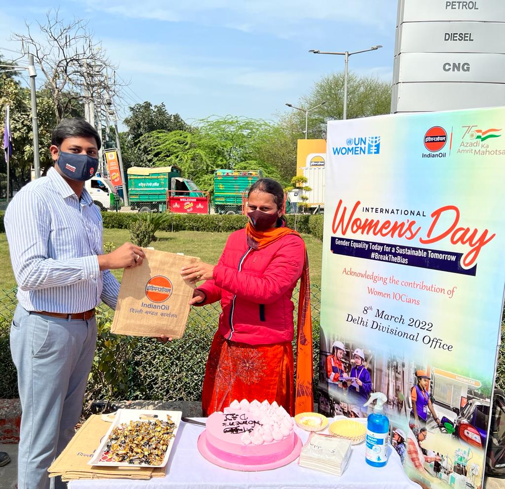 Celebrations of women's day and saluting the spirit of #womanhood for being strong and fearless on this #WomensDay and every day at COCO Bawana 🎊 <a href="/IndianOilcl/">Indian Oil Corp Ltd</a> <a href="/DirMktg_iocl/">Director (Marketing), IndianOil</a> <a href="/IOCRetail/">IndianOil PetrolPump</a> <a href="/Bohrashyam2/">Shyam Bohra</a> <a href="/DelhiIocl/">IOCL_Delhi State Office</a> <a href="/sksinha_ioc/">Sanjay Kumar Sinha</a> <a href="/VigyanKumar/">Vigyan Kumar</a>